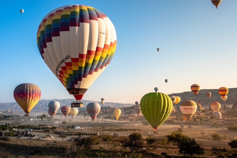 hot air balloons 4561267 1280